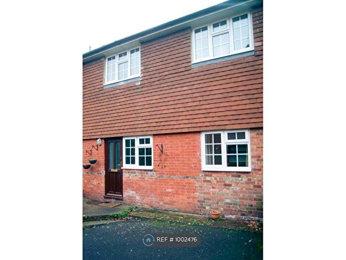 1 Bedroom Flat To Rent In Northchapel, Petworth, GU28