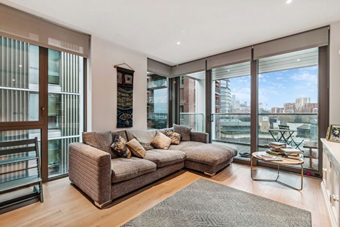 2 Bedroom Flat To Rent In Kensington House, Palmer Road, SW11