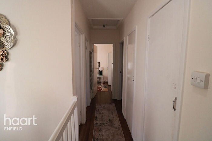 3 Bedroom Terraced House To Rent In Elsinge Road, London, EN1