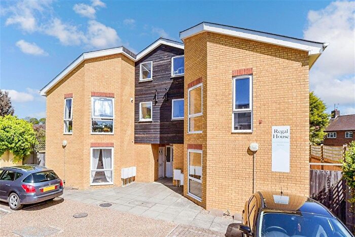 1 Bedroom Flat For Sale In Monson Road, Redhill, Surrey, RH1