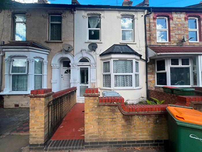 3 Bedroom Terraced House For Sale In St. Georges Square, London, E7