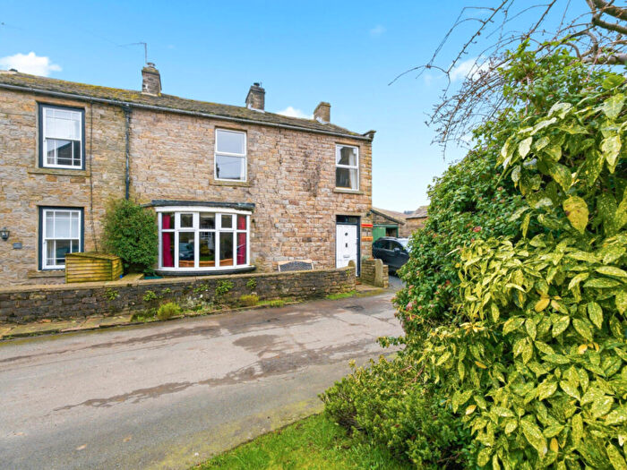3 Bedroom Cottage For Sale In Farmenden, Gunnerside, Richmond, DL11