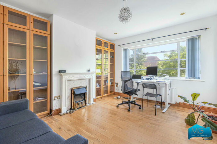 2 Bedroom Apartment To Rent In Ossulton Way, East Finchley, London, N2