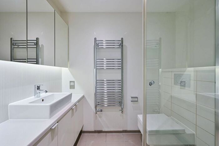 1 Bedroom Flat To Rent In Old Compton Street, Soho, London, W1D