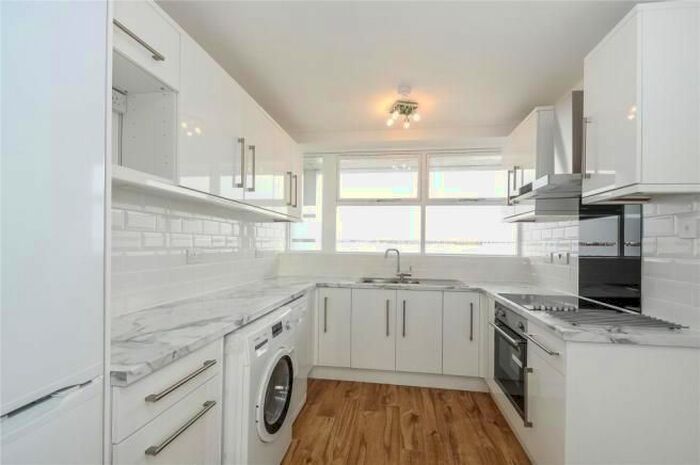 4 Bedroom Flat To Rent In Lupus Street, SW1V