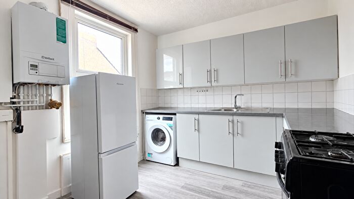 1 Bedroom Flat To Rent In East Hill, Dartford, DA1