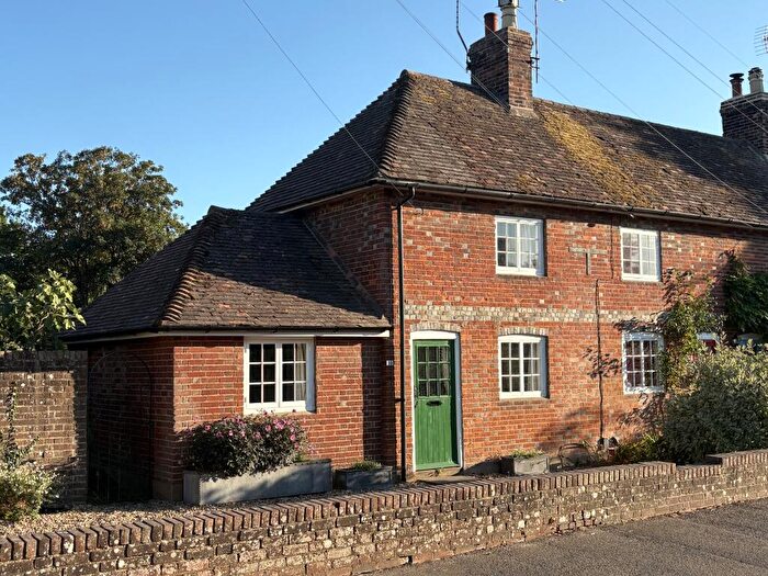 2 Bedroom Cottage For Sale In The Street, Arundel, BN18