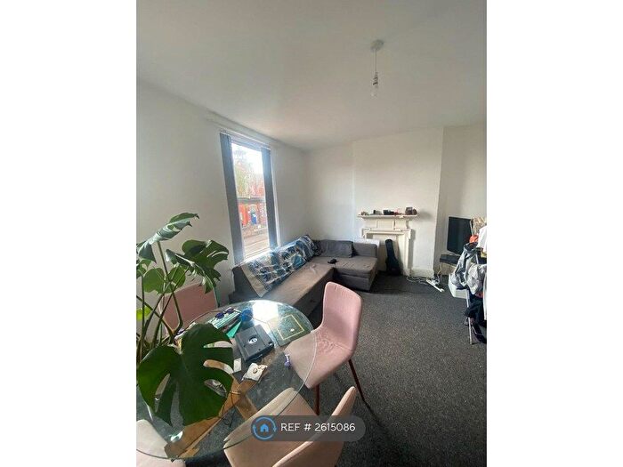 2 Bedroom Semi-Detached House To Rent In Trent Boulevard, West Bridgford, Nottingham, NG2