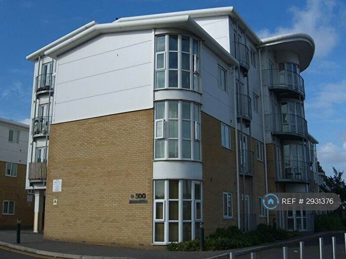Studio To Rent In Castle Lane West, Bournemouth, BH8