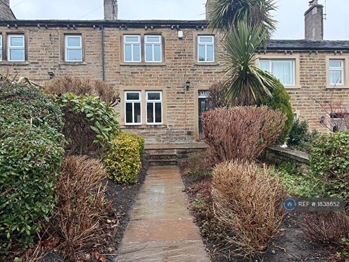 2 Bedroom Terraced House To Rent In Greenhead Lane, Huddersfield, HD5