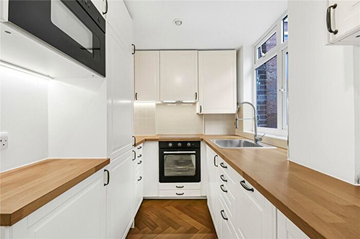 2 Bedroom Apartment To Rent In Grove End Road, London, NW8