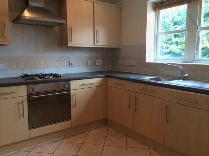 3 Bedroom Town House To Rent In Clovelly Court, Broadway, Derby, DE22