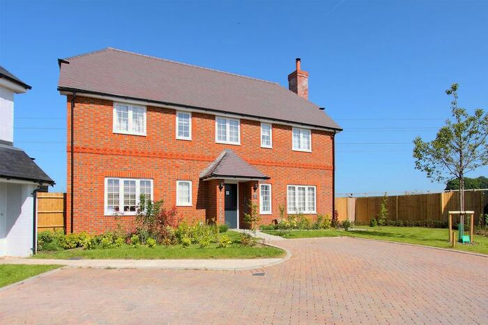 4 Bedroom Property For Sale In Pritchard Place, Hurstbourne Priors, Whitchurch, RG28
