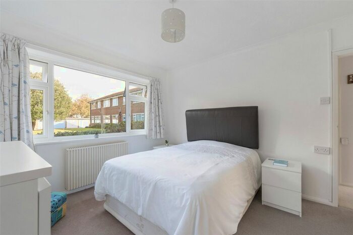 1 Bedroom Flat For Sale In Bath Road, Worthing, West Sussex, BN11