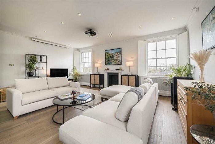 2 Bedroom Flat For Sale In West Grove, Greenwich, SE10
