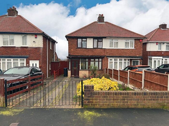 3 Bedroom Detached House For Sale In Aston Road, Oldbury, B69