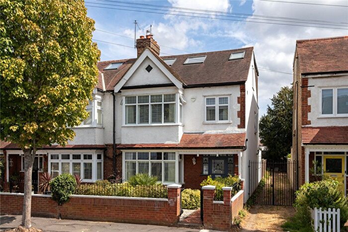 4 Bedroom End Of Terrace House For Sale In Tennyson Avenue, Twickenham, TW1