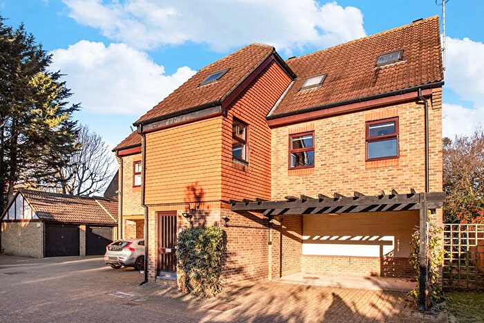 2 Bedroom Flat For Sale In Pursewardens Close, Ealing, London, W13