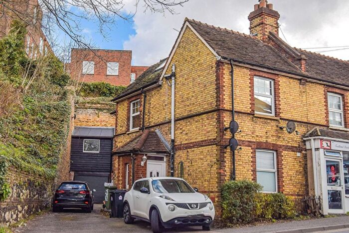 2 Bedroom Flat For Sale In St Johns Hill, Sevenoaks, TN13