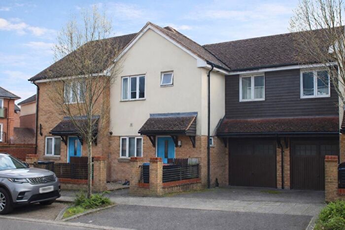 3 Bedroom Semi Detached House For Sale In Cavan Way, Broughton, Milton Keynes, MK10