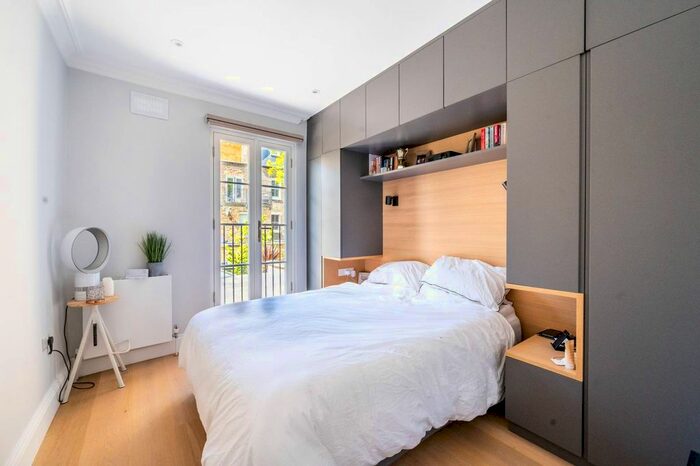 2 Bedroom Flat To Rent In Radipole Road, Parsons Green, London, SW6