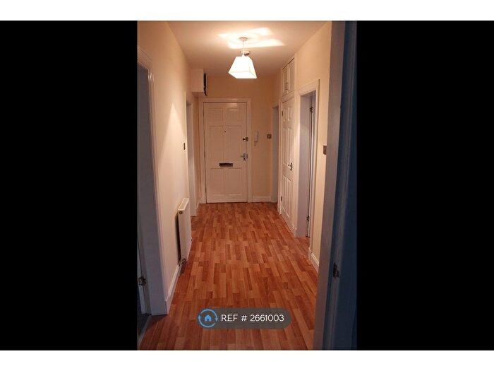 3 Bedroom Flat To Rent In Dumbarton Road, Glasgow, G14