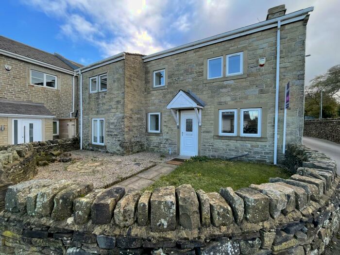 2 Bedroom Property To Rent In Halifax Road, Cullingworth, Bradford, BD13