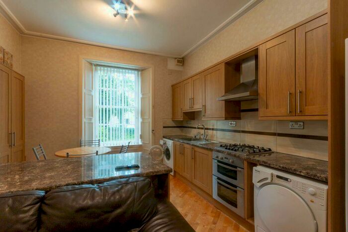4 Bedroom Flat To Rent In L &#; Montague Street, Edinburgh, EH8