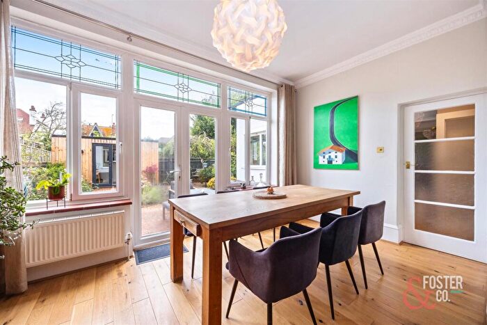 2 Bedroom Flat For Sale In Carlisle Road, Hove, BN3