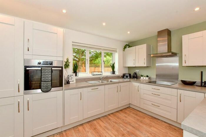 4 Bedroom Detached House For Sale In Collier Street, Maidstone, Kent, ME18