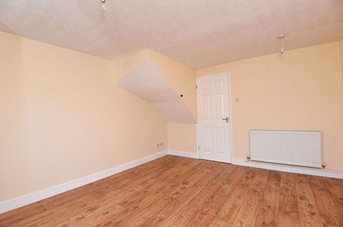 2 Bedroom End Terrace House To Rent In Honeysuckle Close, Bicester, OX26