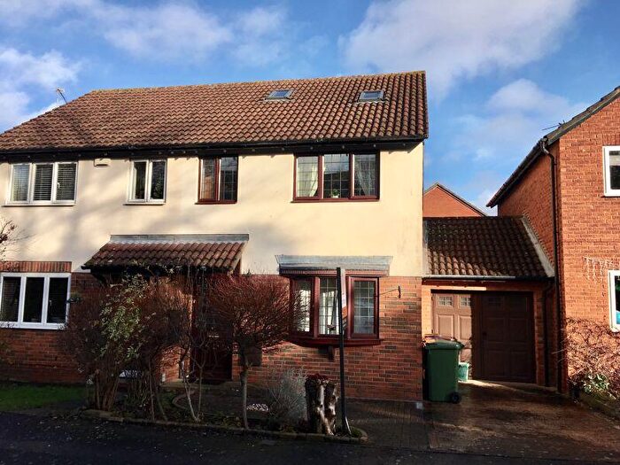 2 Bedroom Semi-Detached House To Rent In Otters Reach, Kennington, OX1