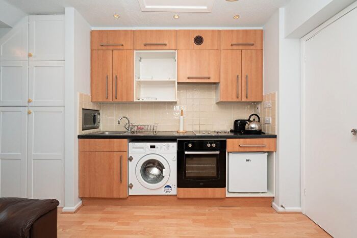 1 Bedroom Flat For Sale In Marlborough Road, Watford, Hertfordshire, WD18