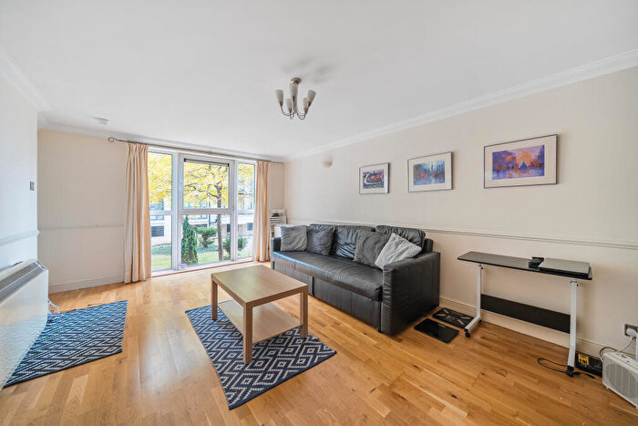 2 Bedroom Flat For Sale In Glaisher Street, London, SE8