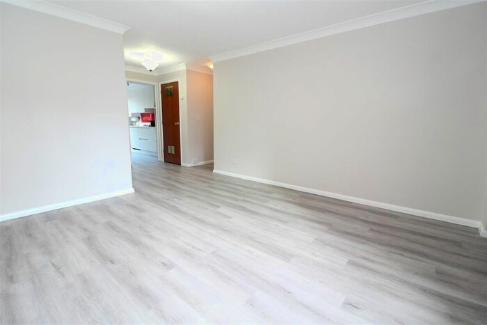 1 Bedroom Maisonette To Rent In Penny Court, Worley Road, St Albans, AL3