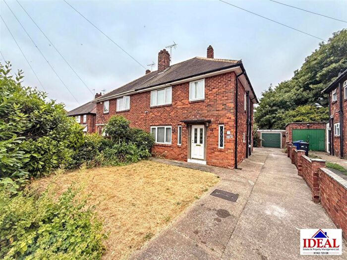 4 Bedroom Semi-Detached House For Sale In Beaumont Avenue, Woodlands, Doncaster, DN6