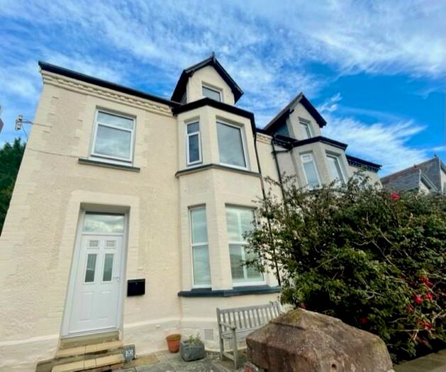 3 Bedroom Maisonette To Rent In Station Road, Deganwy, LL31