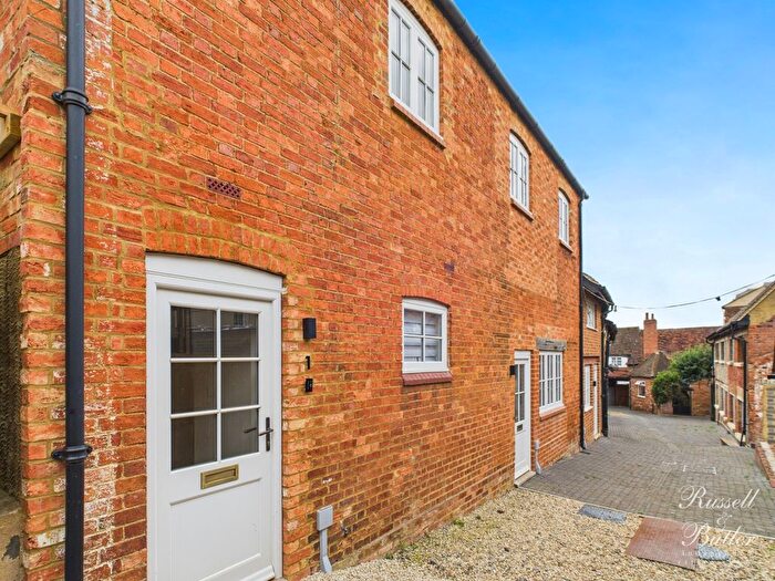 1 Bedroom End Terrace House To Rent In Fleece Yard, Buckingham, MK18