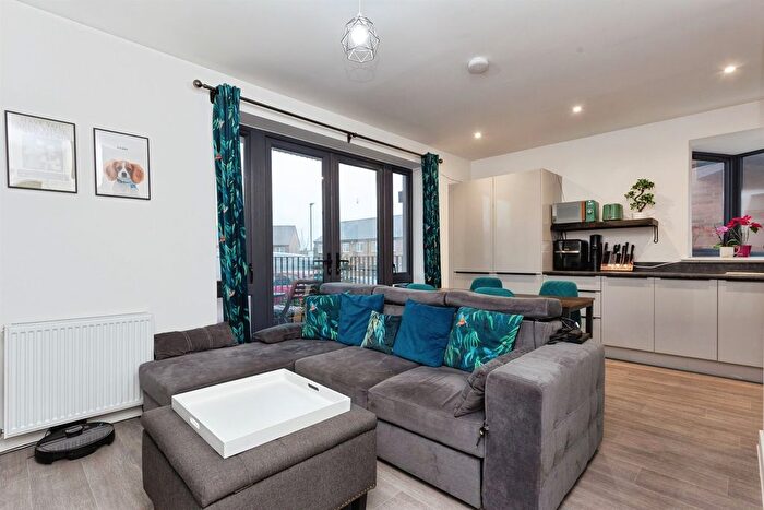 1 Bedroom Flat For Sale In Perth Close, Northolt, UB5