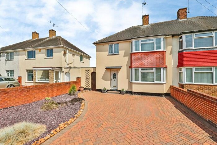 3 Bedroom Semi-Detached House For Sale In Brooksby Lane, Clifton, Nottingham, NG11