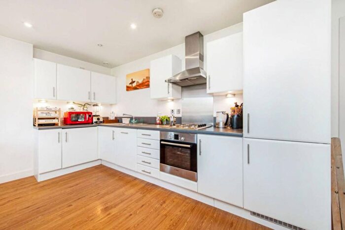 1 Bedroom Flat To Rent In Meath Crescent, Bethnal Green, London, E2