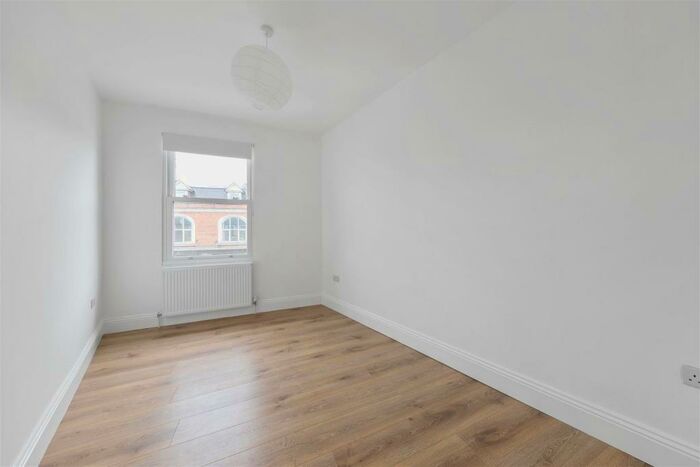 2 Bedroom Flat To Rent In Hoe Street, Walthamstow, E17