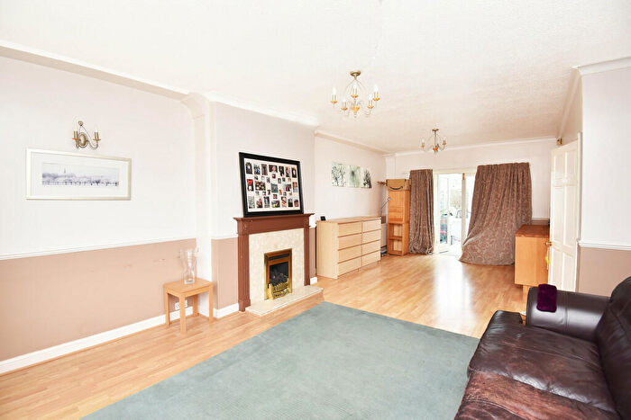 4 Bedroom Semi-Detached House For Sale In St Leonard's Road, Harrogate, HG2