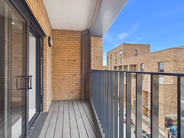 1 Bedroom Flat To Rent In King Edwards Road, Barking, IG11