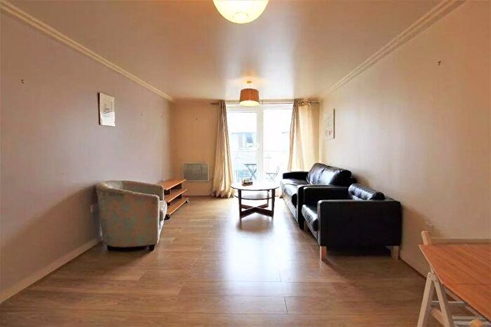2 Bedroom Detached House To Rent In Kingscote Way, Brighton, BN1