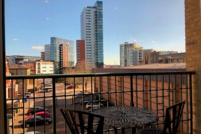 2 Bedroom Flat To Rent In Neptune Way, Southampton, SO14