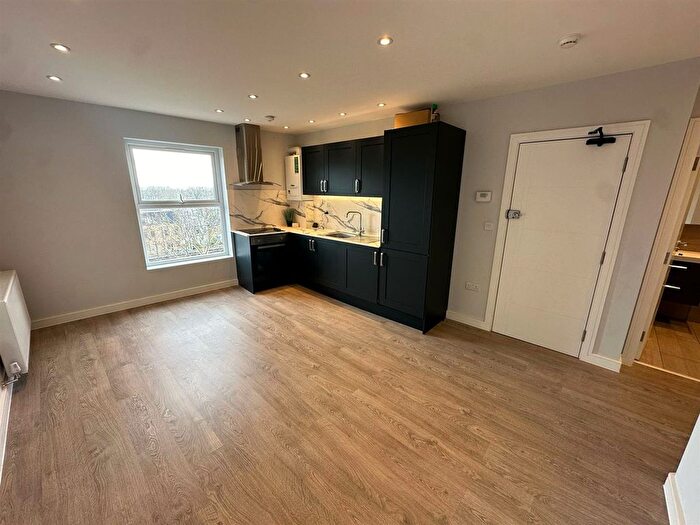 2 Bedroom Flat To Rent In Devonshire Road, London, SE23