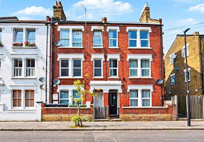 1 Bedroom Terraced House For Sale In Southwell Road, Camberwell, London, SE5