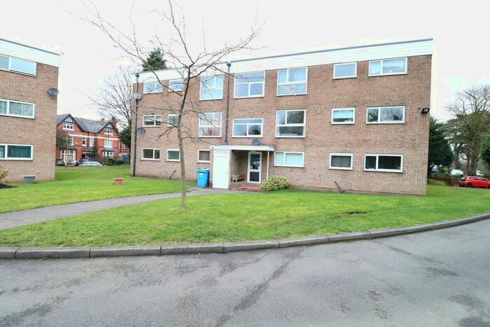 2 Bedroom Flat To Rent In Kineton Green Road, Solihull, B92