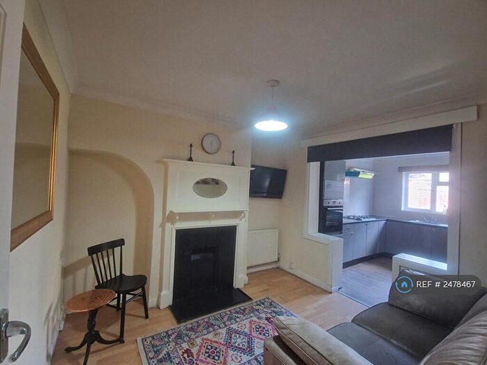 4 Bedroom Terraced House To Rent In Gresham Drive, Romford, RM6
